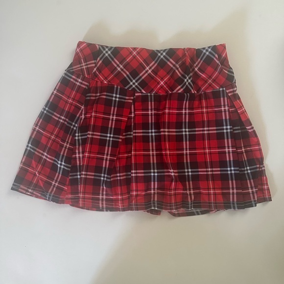 Red and Black Pleated Skater Mini Skirt - Picture 2 of 4
